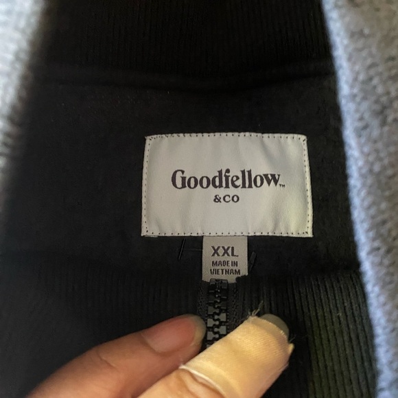 Men's Gray Sleeveless Jacket - Picture 5 of 6